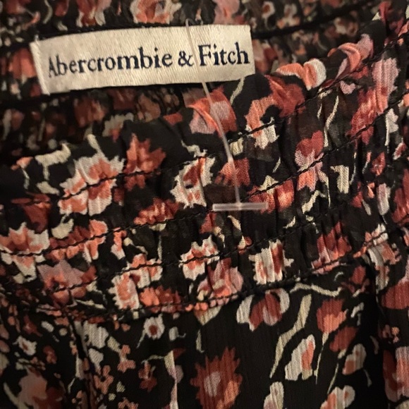 Abercrombie and Fitch spring blouse - Picture 2 of 4